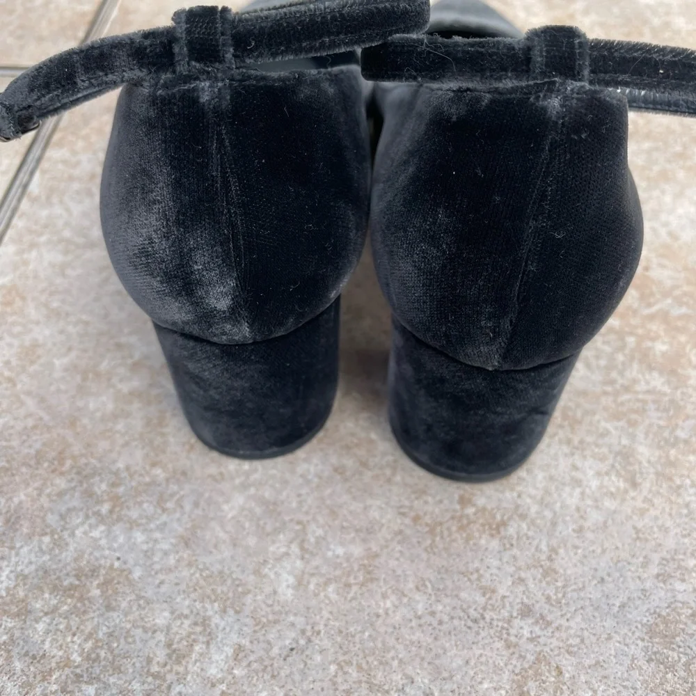 Manolo Blahnik Listony Strap 50 - Picture 4 of 16